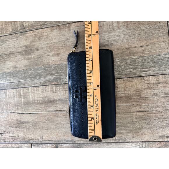 Tory Burch Women's Black Leather McGraw Zip Continental Wallet - Picture 9 of 9